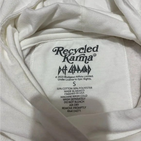 Women’s Def Leppard graphic hoodie. Size S. NWOT. - Picture 3 of 7